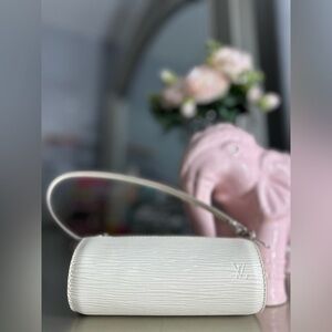 Louis Vuitton Off-White Epi Mini Papillon Pouchette